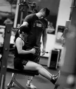 The best personal trainer in Maui helps and motivates gym members to improve their form
